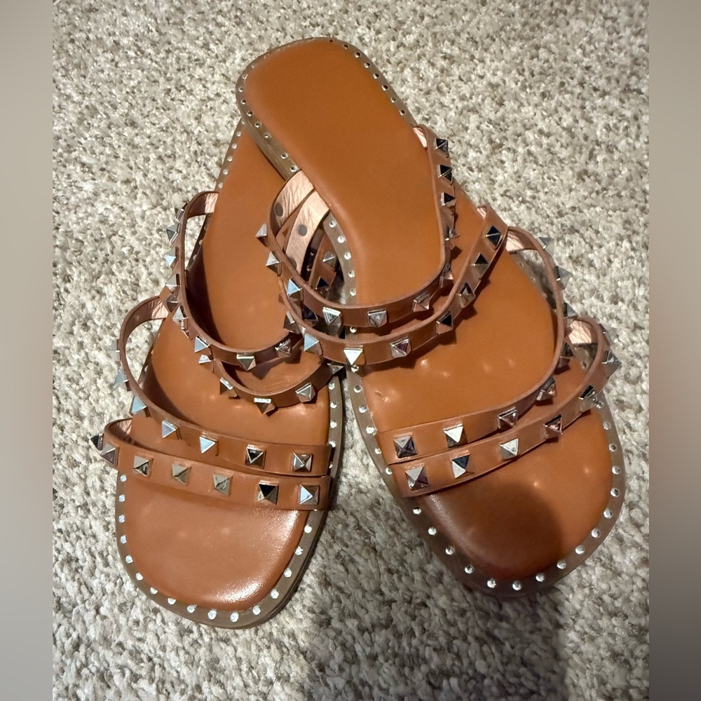 Source Unknown Brown Sandals with Studded Straps